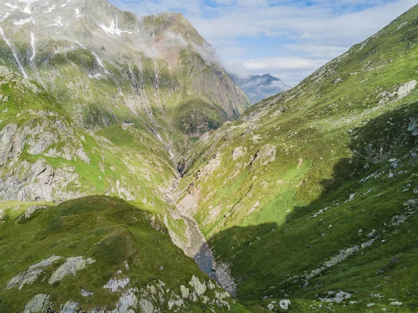 Pemandangan Udara Air Terjun Pegunungan Swiss — Stok Foto