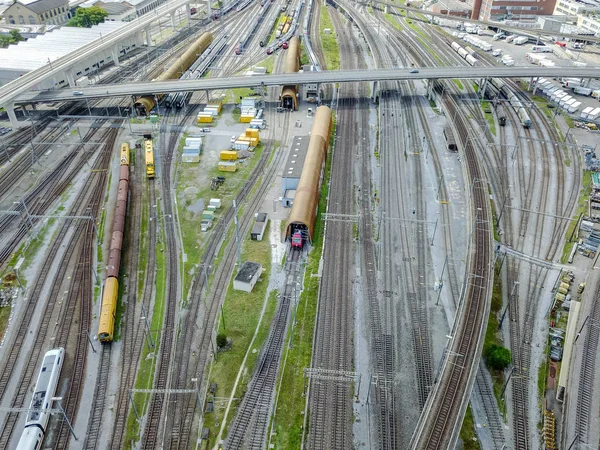 大規模な鉄道線路フィールドの空中ビュー 現代物流の概念 — ストック写真