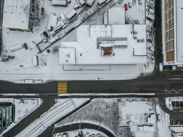 Widok Lotu Ptaka Szwajcarskie Miasto Pokrytymi Śniegiem Dachami — Zdjęcie stockowe