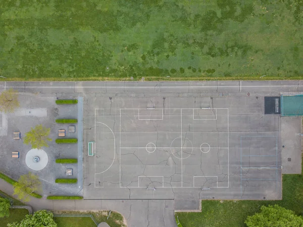 水泥上足球场的空中景观 — 图库照片