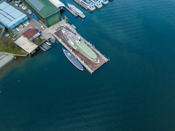 Vista Aérea Navio Passageiros Estaleiro Terra — Fotografia de Stock