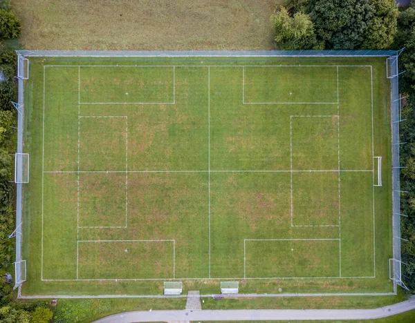 ヨーロッパの空のサッカー場の空中ビュー — ストック写真