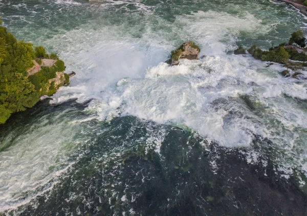 Вид Воздуха Рейнский Водопад Рядом Осакой Разлив Белой Воды Бурной — стоковое фото