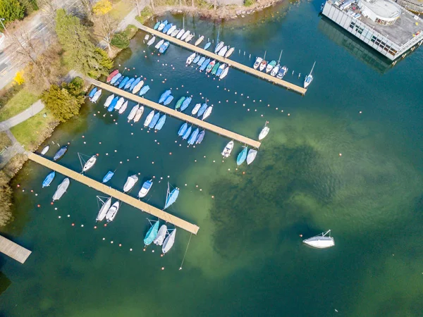 Flygfoto Över Liten Hamn Med Båtar Inne Och Sten Våg — Stockfoto