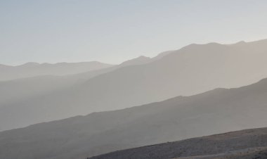 Umman dağlarında akşam ışığı