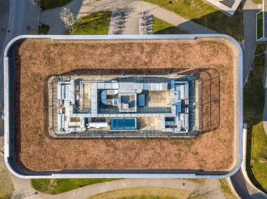 Kurulumlu çatının havadan görüntüsü