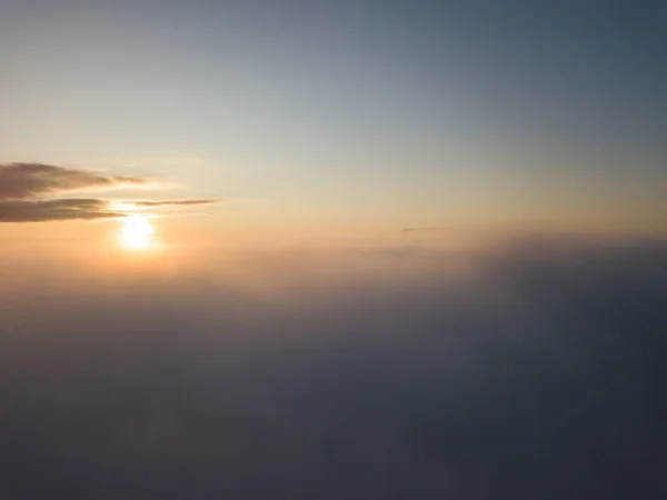 Nubi Drammatiche Temporale Alla Luce Del Sole Arancione Tramonto Sulla — Foto Stock