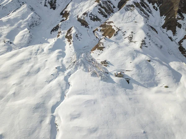 Vista Aérea Avalancha Nieve Ladera Montaña — Foto de Stock
