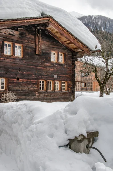 Snow Covered Old Houses Made Wood Alpine Valley Switzerland — Stock Photo, Image