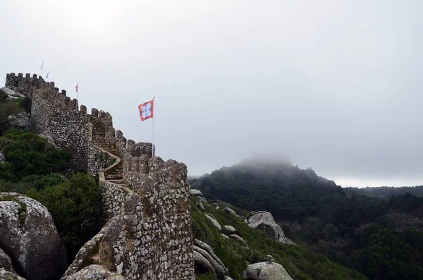 Almanya 'nın Bavyera eyaletinin Passau kentindeki Tuna Nehri kıyısındaki kalenin ortaçağ siperleri
