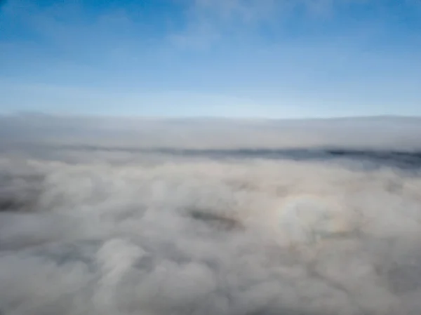 Αεροφωτογραφία Του Αγροτικού Τοπίου Στην Ελβετία Που Καλύπτεται Από Ομίχλη — Φωτογραφία Αρχείου