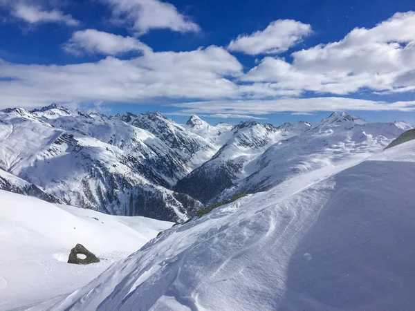 Montagne Svizzere Una Fredda Giornata Invernale Picchi Innevati — Foto Stock