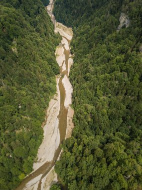 Fribourg, İsviçre 'deki Vahşi His nehrinin havadan görünüşü