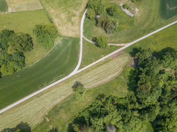 Luftaufnahme Der Strasse Durch Ländliche Landschaft Der Schweiz — Stockfoto