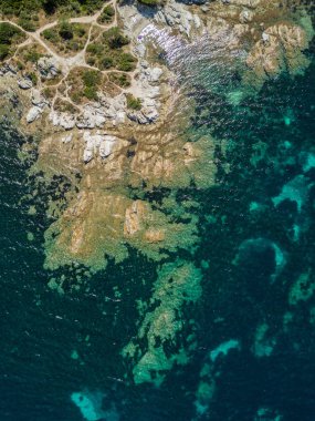 Kıyı ve deniz tabanının havadan görünüşü