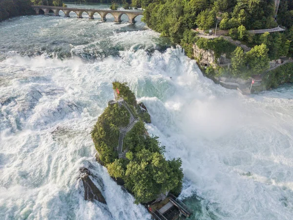 Pemandangan Udara Bebatuan Dalam Air Terjun Rhine — Stok Foto