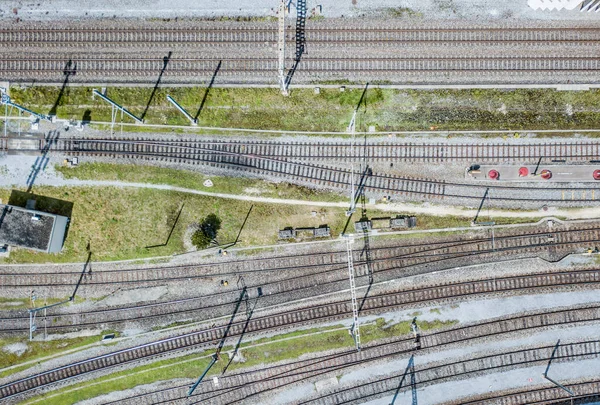 大規模な鉄道軌道フィールドの空中ビュー 現代物流の概念 — ストック写真