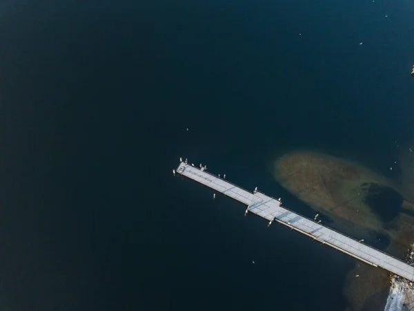 Вид Воздуха Заснеженную Сцену Посадки Озере — стоковое фото