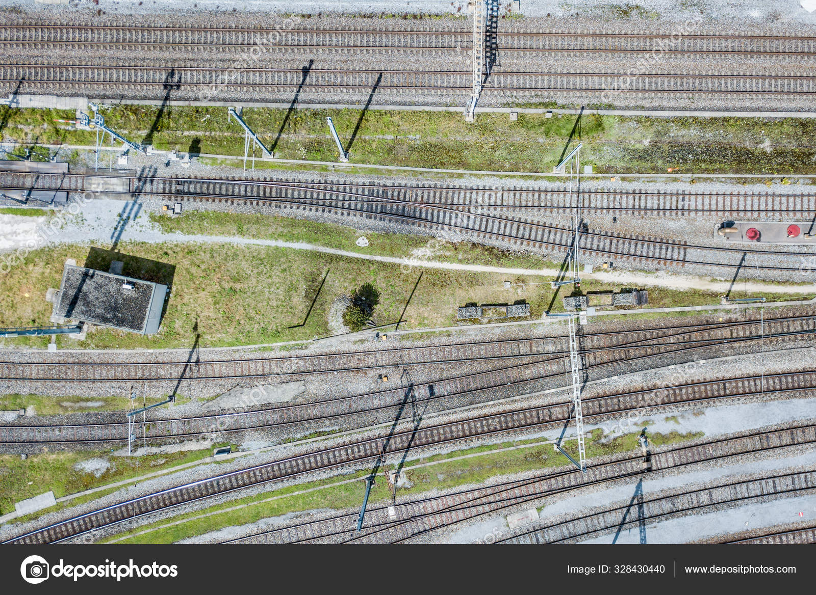 Vue Aérienne Des Wagons Marchandises Sur Grand Terrain Voie Ferrée — Photo  de stock par ©oiramn - 328430440, image size:1600x1168