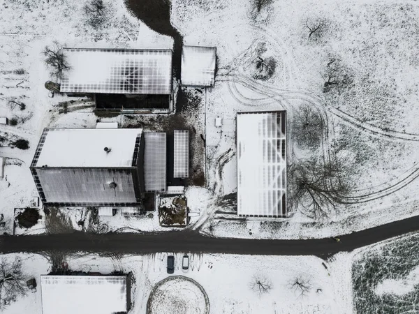 Вид Воздуха Заснеженные Крыши Горной Деревне Зимой — стоковое фото