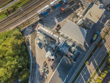 İsviçre 'de beton üretimi için havadan çimento manzarası