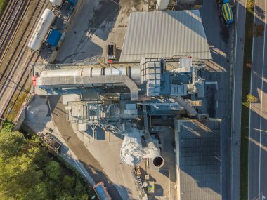 İsviçre 'de beton üretimi için havadan çimento manzarası