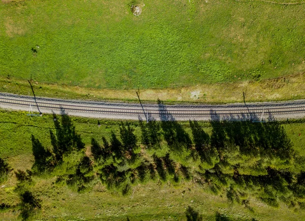 Veduta Aerea Dei Binari Ferroviari Rettilinei Attraverso Terreni Agricoli Svizzera — Foto Stock
