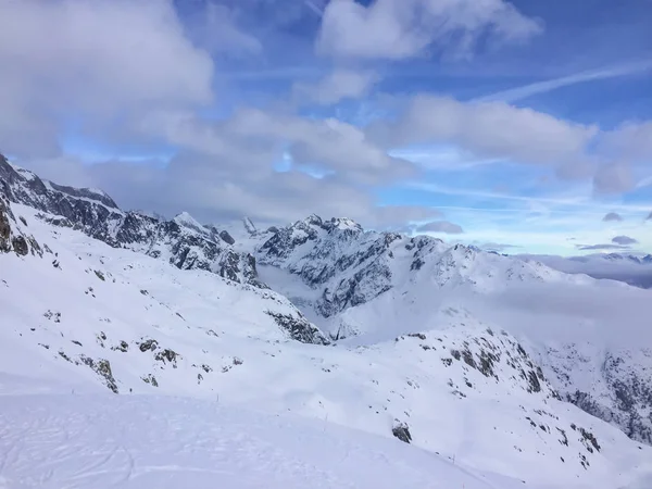 Montagne Svizzere Una Fredda Giornata Invernale Picchi Innevati — Foto Stock