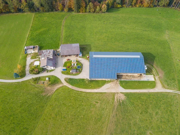 Veduta Aerea Del Fotovoltaico Sul Tetto Dell Edificio Agricolo Europa — Foto Stock