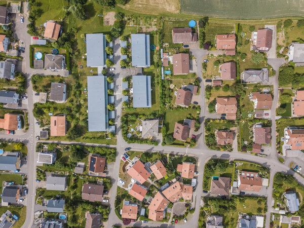 Вид с воздуха на деревню в Швейцарии