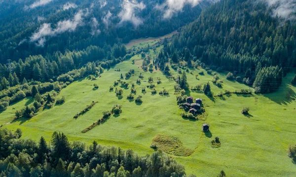 Pemandangan Udara Desa Alpine Swiss — Stok Foto