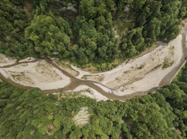 Fribourg, İsviçre 'deki Vahşi His nehrinin havadan görünüşü