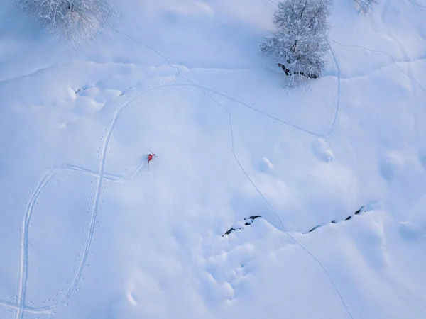 Vue Aérienne Alpiniste Montant Avec Ski Randonnée Dans Arrière Pays — Photo