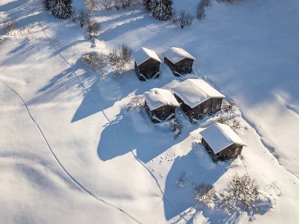 Vista Aérea Casas Abandonadas Área Alpina Montanha Suíça — Fotografia de Stock