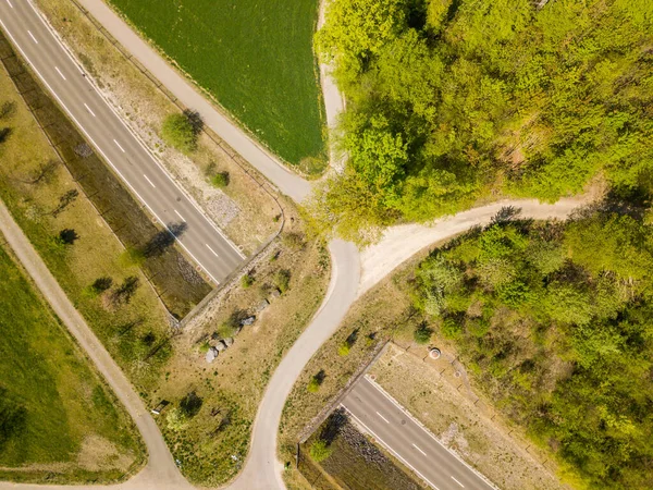 Vista Aérea Del Paso Elevado Vida Silvestre Sobre Carretera Suiza —  Fotos de Stock