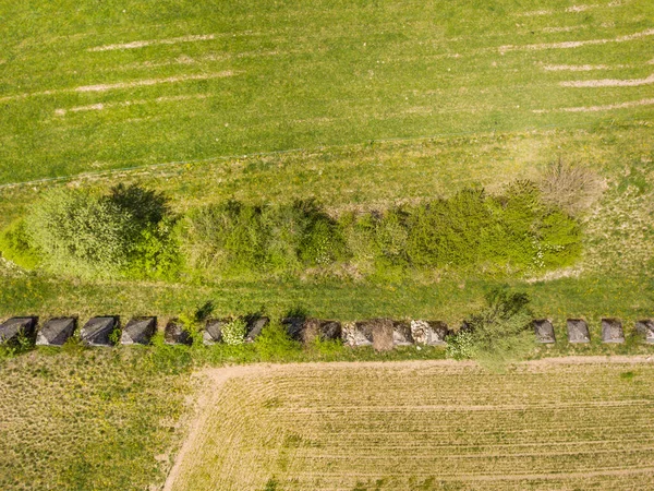 Luftaufnahme Einer Alten Panzersperre Der Schweiz Massive Steine Die Als — Stockfoto