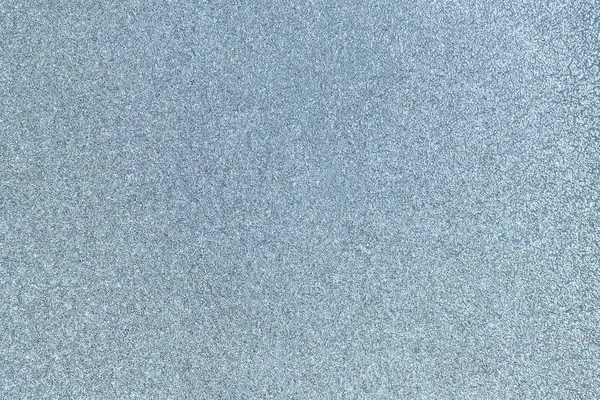 Finestra blu vetro coperto hoarfrost texture modello ghiaccio. Natura fredda sfondo invernale — Foto Stock