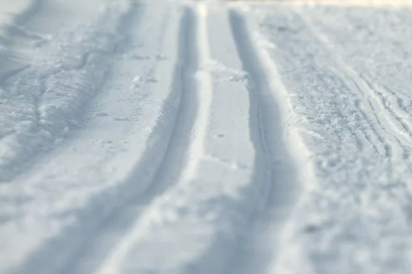 雪地滑雪道，积极的寒假理念. — 图库照片