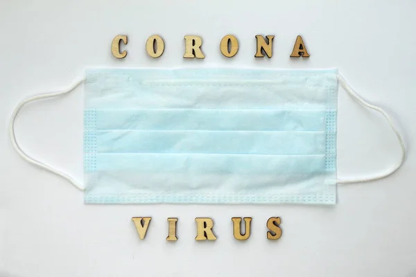 Λέξη κορωνοϊός με ξύλινα γράμματα. Παγκόσμια έννοια υγειονομικής περίθαλψης πανδημία λοίμωξη του ιού από Wuhan, Κίνα. Νέο ξέσπασμα του ιού Coronavirus — Φωτογραφία Αρχείου