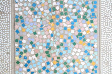 Renkli döşemeleri olan eski duvar dokusu, her amaç için harika tasarım..