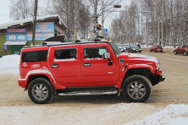 2020 Syktyvkar Russia Red Suv Hammer Side View Rides Snowy — Stock Photo, Image