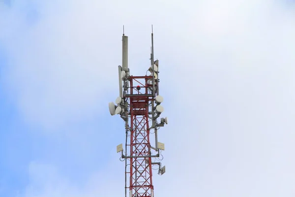 Antena Rede Móvel Estação Base Mastro Estrutura Aço Com Repetidor — Fotografia de Stock