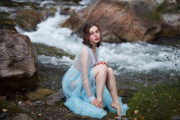 Cuento Sirena Cuento Del Río Ninfa Chica Con Vestido Azul — Foto de Stock