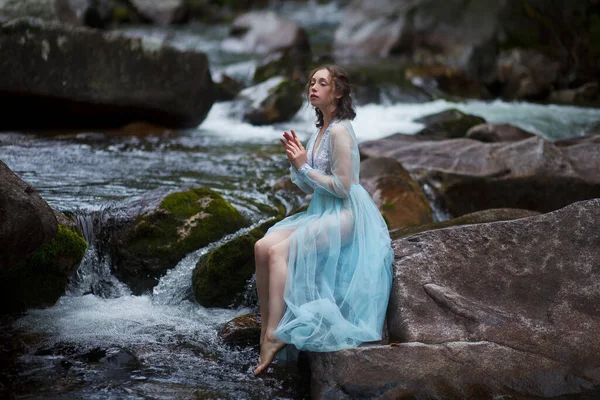 Cuento Sirena Cuento Del Río Ninfa Chica Con Vestido Azul — Foto de Stock