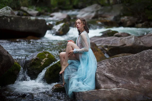 Cuento Sirena Cuento Del Río Ninfa Chica Con Vestido Azul — Foto de Stock