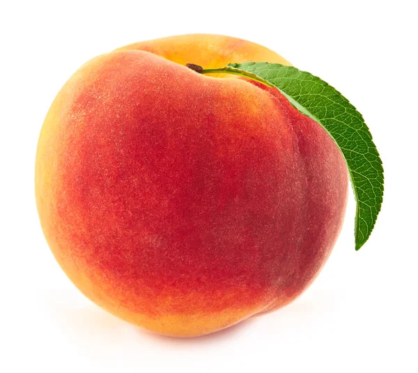 Beyaz arkaplanda şeftali izole