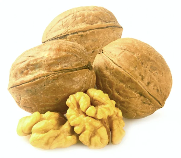 Nueces aisladas sobre fondo blanco — Foto de Stock