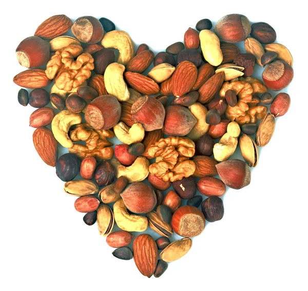 bir kalp şeklinde fındık karışımı