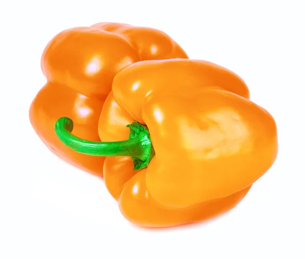 Beyaz arka plan üzerinde izole turuncu biber