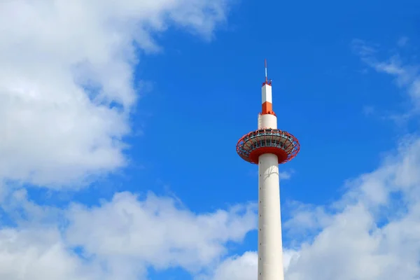 Πύργος Κιότο Όμορφο Γαλάζιο Ουρανό — Φωτογραφία Αρχείου